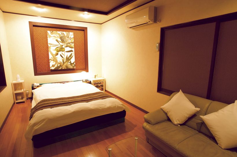 Room 001